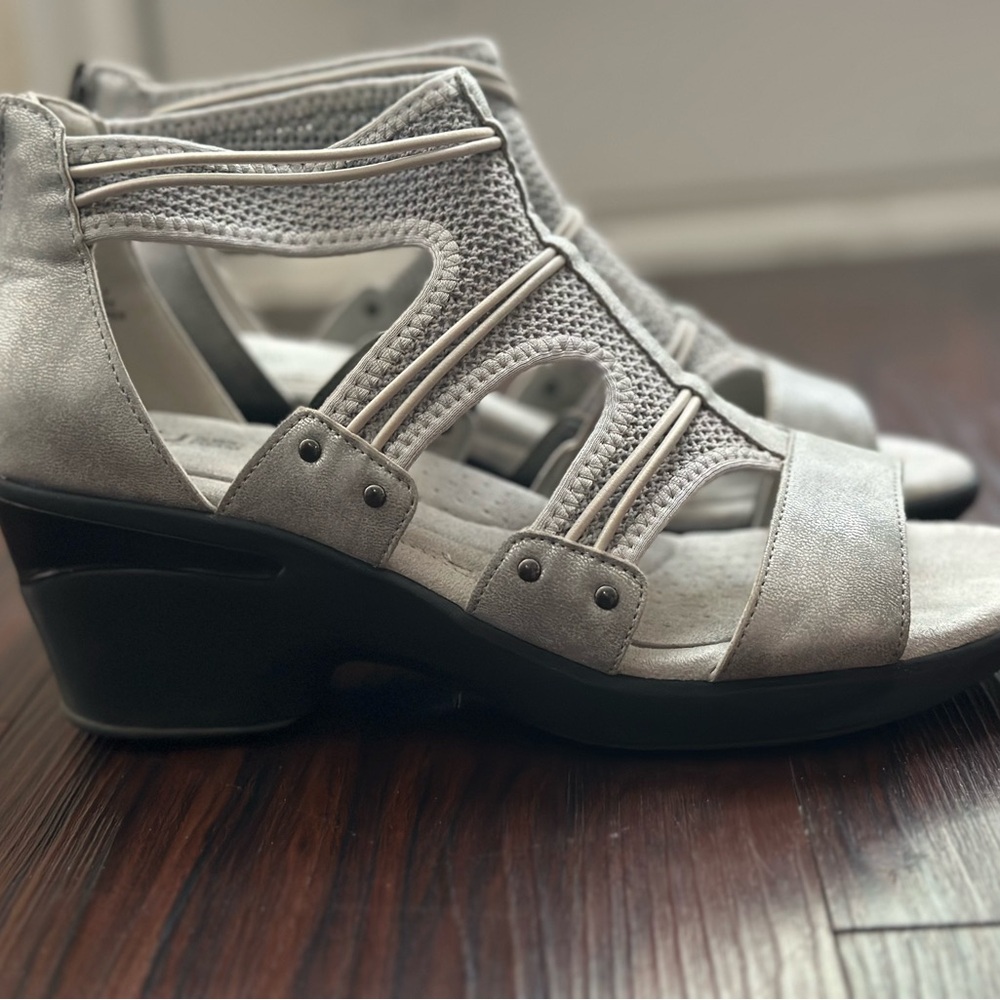 JBU Metallic Silver Women's Sandals